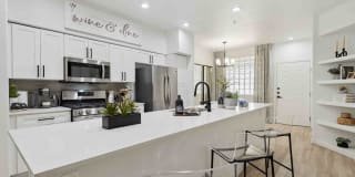 Zone Luxe Apartments Gallery 8