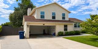 Spacious 5-Bedroom Sandy Home with Large Fenced Yard Spacious 5-Bedroom Sandy Home with Large Fenced Yard Gallery 5