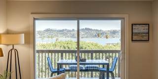 Harbor Point Waterfront Apartments Gallery 8