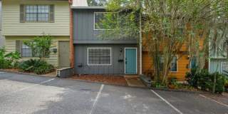 Renovated Town Home Near Lake Ella Gallery 1