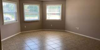 3 Bed / 2 Bath Extremely close to Wedington Exit! Pre-leasing for Aug 10 Move-in! Gallery 3