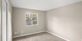 Renovated 2BD/1BA Duplex | Single-Level | Stoneridge – Tualatin Gallery 18