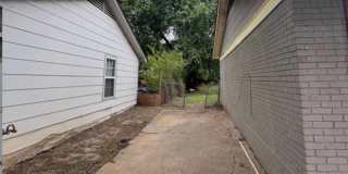 Charming 3 bedroom 1 bath Home - Open To Section 8 Gallery 15