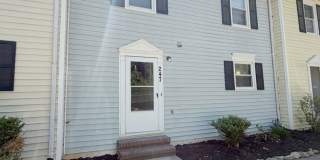 Freshly Renovated Townhome 3 Bed, 1.5 Bath Gallery 1