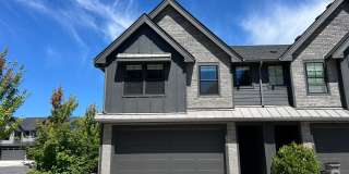 End Unit Luxury Townhome for Lease at the Courtyards at Hidden Crest - 6800 NE 131st Way Gallery 1