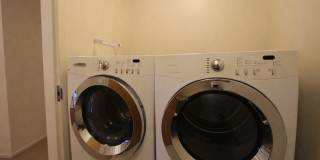 Spacious One Plus Bedroom Condominum off Broadway Terrace Gallery 33