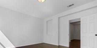 Grand 5-Bedroom Estate — Space, Style & Sophistication Gallery 13
