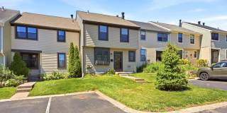 204 LIVINGSTON Court Gallery 37