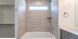 Private 4 Bedroom Corner Unit Gallery 62