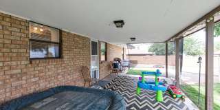 Spacious 3 bedroom 2 bath home with Solar Panels Gallery 27