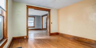 **For Lease: 908 E 31st St – Spacious 5‑Bedroom Historic Home in Central Kansas City** Gallery 15