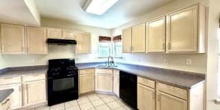 1013 VIA DE LA PAZ Drive Gallery 8