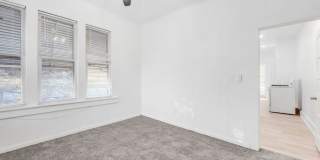 526 W Munson Gallery 28