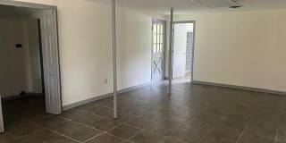 2464 Kensington Dr Gallery 21