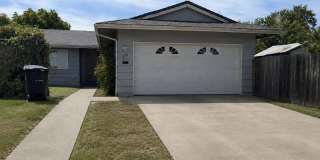 Charming 3-Bedroom Home with Oversized Backyard Gallery 1