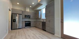 Modern 3B/4B Condo- Available June 10th Modern 3B/4B Condo- Available June 10th Gallery 6