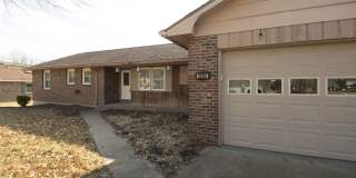 Cozy Spacious Home 4bd/3ba w garage Cozy Spacious Home 4bd/3ba w garage Gallery 1