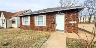 Updated 2 Bedroom Duplex – Available 2/20/2026 Gallery 1
