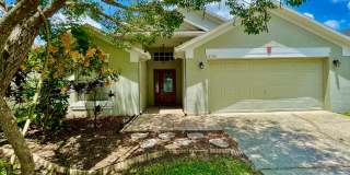Modern 4-Bed, 2-Bath Solar-Powered Home Near UCF Gallery 1