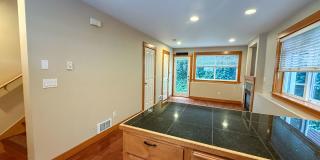 2bd/1.5ba Seattle Condo Gallery 4