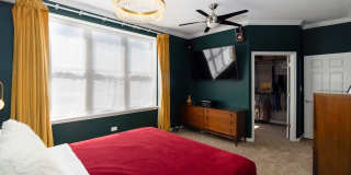 2042 W Warren Boulevard Gallery 11