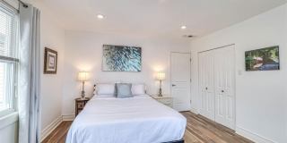 14 N Vassar Square Gallery 25