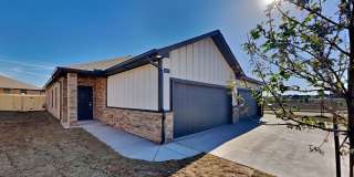 Luxury 3 Bedroom 2 Bathroom Duplex in Piedmont Schools Gallery 4