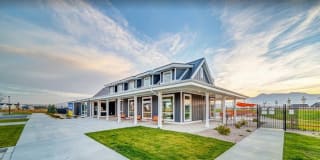 613 N Pear Dr Gallery 1
