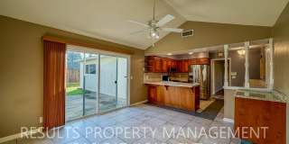 Make this your Home! 4 bedroom in North Highlands Gallery 1