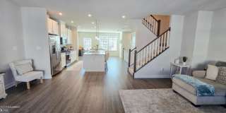 5426 GREENPOINT Lane Gallery 24