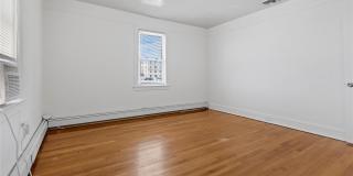245 W Walnut Street Gallery 12