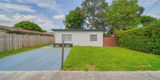 1747 NW 40th St Gallery 1