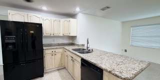 3/2/1 car garage in S. Ft. Myers Off Cypress Lake! Gallery 10