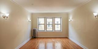 2408 W Lunt Gallery 1