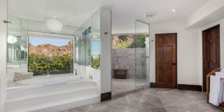 Stunning 7BR House in Camelback Canyon Gallery 48