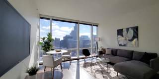 113 W Wacker Dr Gallery 1