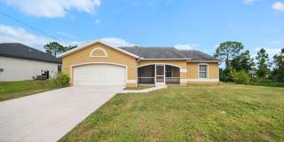 Stunning freshly painted 3 bedroom 2 bathroom home in Lehigh Acres Gallery 1