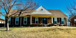 Spacious beautiful home in St Regis Park Gallery 1