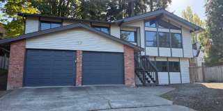 4Bd/3Ba Kirkland Home Gallery 1