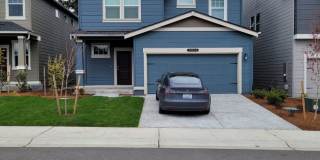 Fully Air Conditioned Almost New 4 Bedroom 2.5 house in Puyallup!! Gallery 1