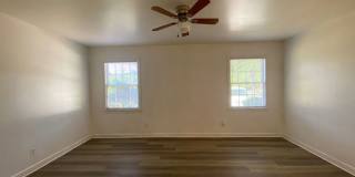 Charming 2-bedroom, 1.5-bath in Savannah, GA, Available now! Gallery 11