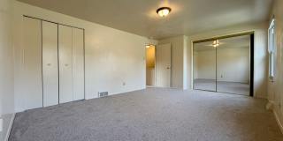 Gorgeous 2BR Townhouse in Plum! Washer & Dryer Included, Central A/C & More! Call Today! Gallery 6