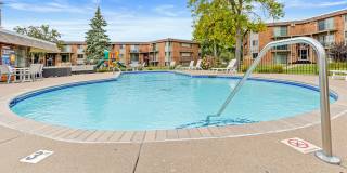 Burgundy & Hillsboro Apartments Gallery 16