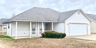 3 Bed, 2 Bath with Vaulted Living Room, Bay-Window Dining, and Two-Car Garage 3 Bed, 2 Bath with Vaulted Living Room, Bay-Window Dining, and Two-Car Garage Gallery 1