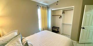 Luxurious Fully Furnished 3 Bedroom Home with Garage! Gallery 25