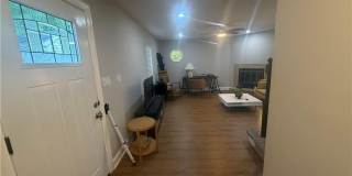 374 Eaton Street Gallery 3