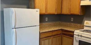 Room in 3 Bedroom Home at River Park Dr Gallery 5
