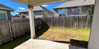 Del Valle Sundance Crossing / 4 bedrooms, 2 baths, 1 story home / Like New built 2021 / Refrigerator, Washer & Dryer Gallery 24