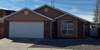 Spacious & Immaculate 3-Bed / 2-Bath Home Gallery 1