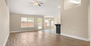 Spacious 4-Bedroom Home - Great Location Gallery 6